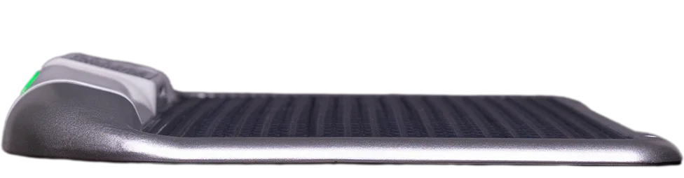 Das marinaSCAN-Gerät in der Seitenansicht: Sehr flach, an der Vorderseite etwas höher.